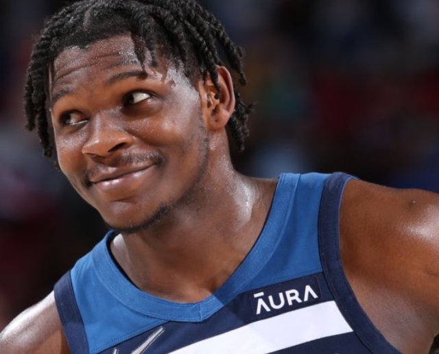 nba爱德华兹28分带队胜快艇