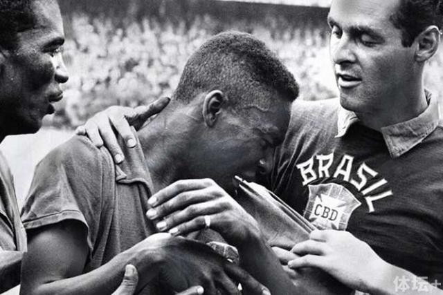 ESPN评十大经典对决:巴西夺冠贝利哭的像个孩