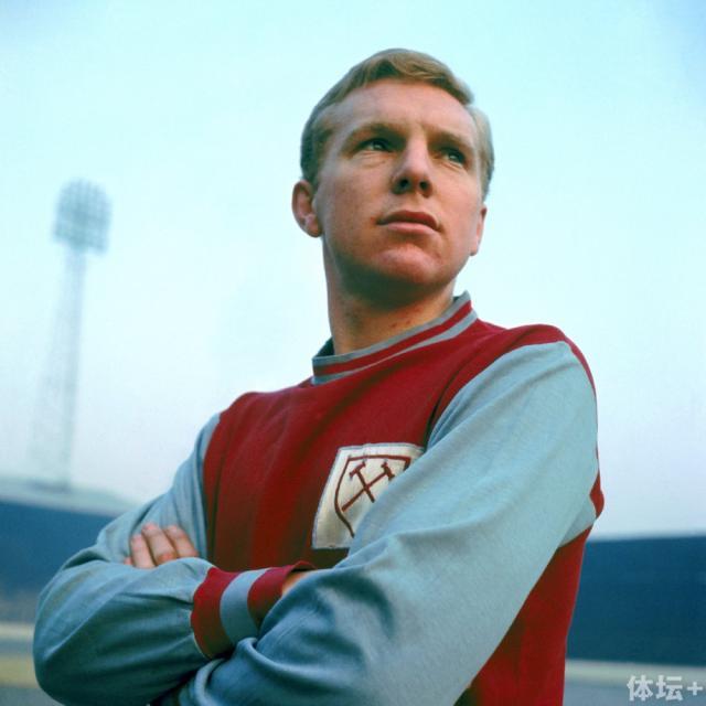 bobby moore.jpg