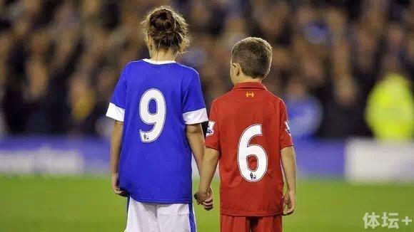 安菲尔德奇迹夜 利物浦多特共同纪念希尔斯堡