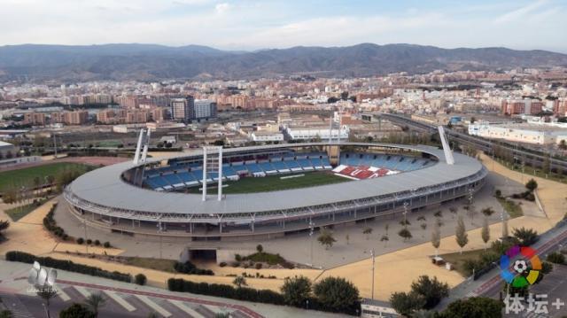 w_900x700_09133835estadio-juegos-mediterraneos.jpg