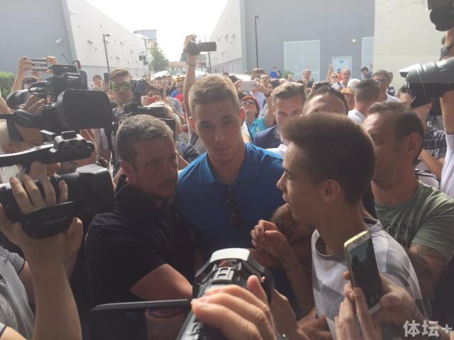 体检 2250万欧元签5年_国际足球_五大联赛_华