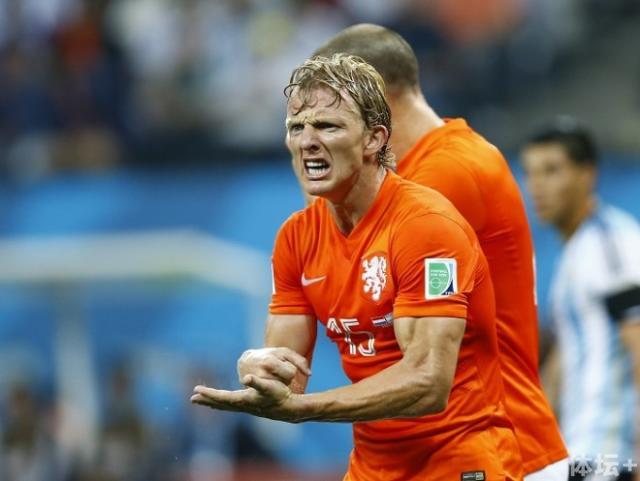 1472492981261077964.jpg dirk-kuyt-netherlands.jpg