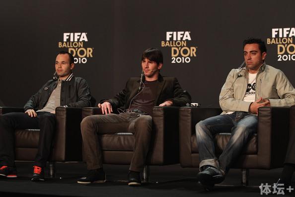 1474333762383090327.jpg Lionel+Messi+Xavi+FIFA+Ballon+Gala+2010+KQW73XZJpSll.jpg