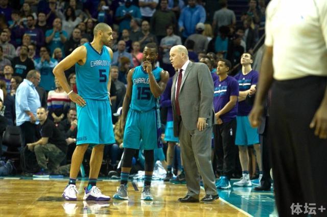 9017817-nicolas-batum-kemba-walker-steve-clifford-nba-memphis-grizzlies-charlotte-hornets.jpg