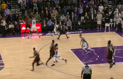 当值主裁解释猛龙压哨球判罚