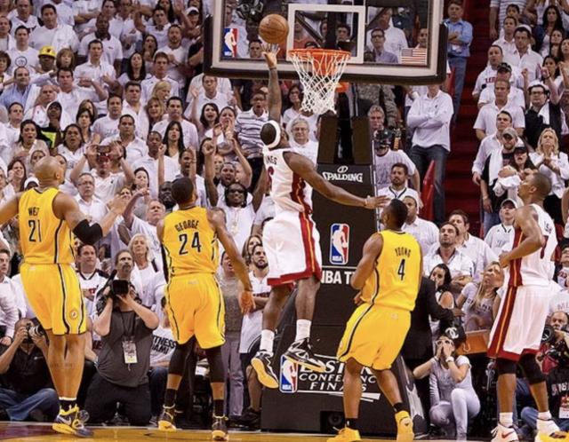 【鞋·将】詹姆斯命中季后赛压哨穿的都是什么