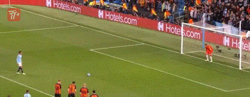 24 斯特林左路突入禁区被马特维延科绊倒,热苏斯罚进点球,2比0.