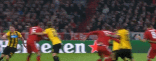 拜仁阵容:1-诺伊尔/5-胡梅尔斯,8-马丁内斯,17-博阿滕/32-基米希,27