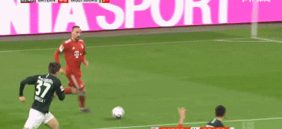 【德甲】j罗传射莱万破门创纪录 拜仁6比0大胜登顶