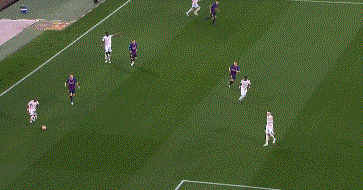 【欧冠】梅西2球 策动库鸟进球 巴萨3比0胜曼联晋级