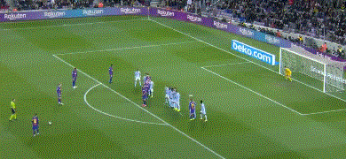 【西甲】梅西帽子戏法 两队3任意球破门 巴萨4比1胜