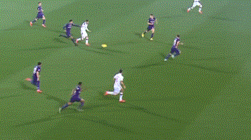 正文  85 库特罗内禁区右侧与罗马尼奥利接触倒地,普尔加罚进点球,1