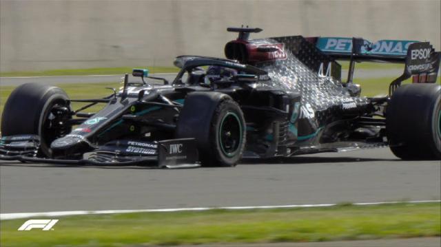 F1英国站梅奔连续爆胎汉密尔顿驾驶“三轮车”夺冠