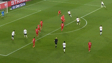 63 萨内禁区右侧被阿利奥斯基绊倒,京多安罚进点球,1比1.