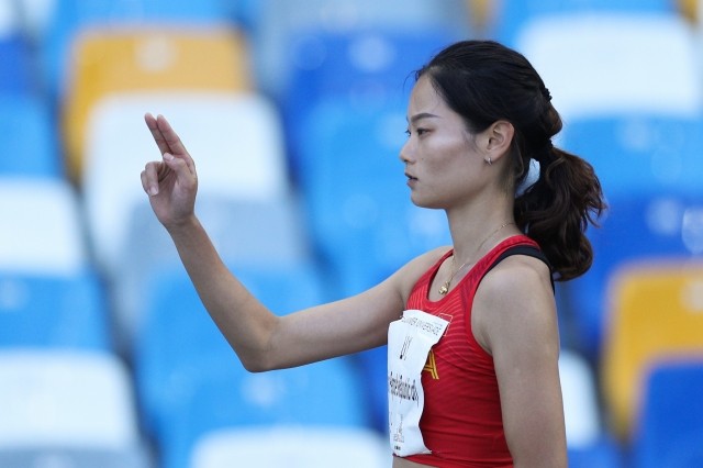 田协通讯赛李颖女子三级跳夺冠