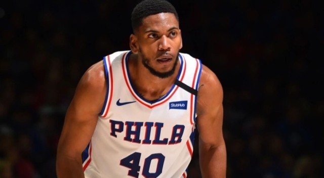 格伦·罗宾逊三世签约国王