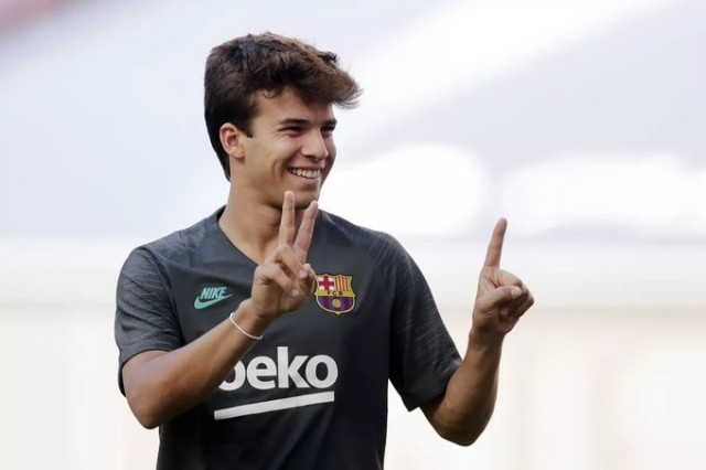 世体巴萨已激活普吉续约选项