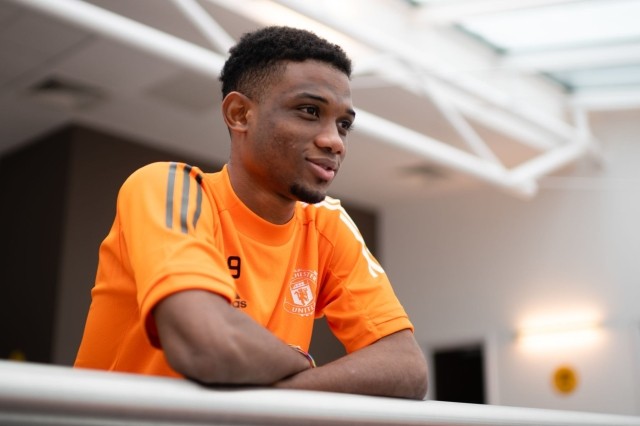 阿马德·迪亚洛亮相老特拉福德