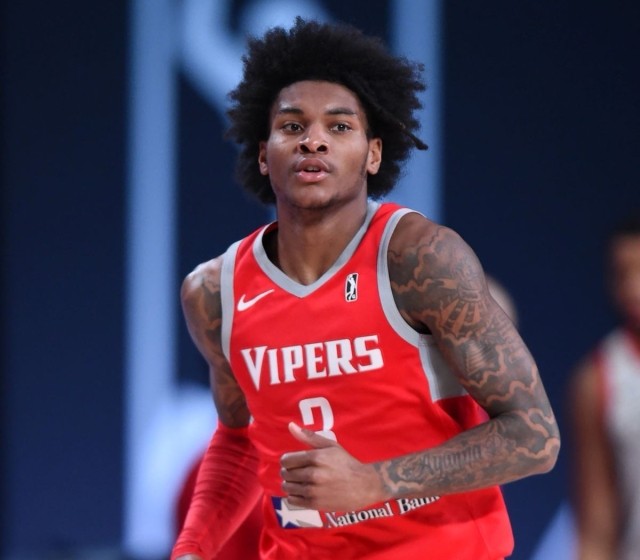 火箭从发展联盟召回小凯文波特