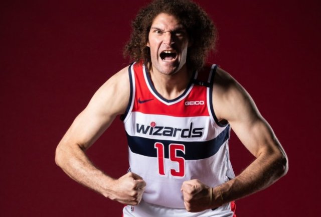 nba官方祝小洛佩斯33岁生日快乐