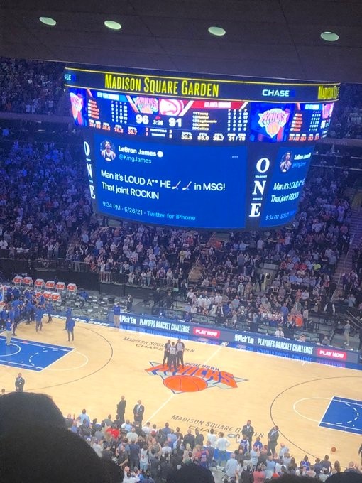 詹皇赞尼克斯主场声大!反被嘘