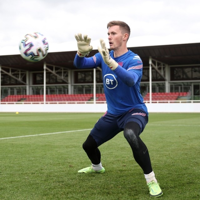 官方:迪安·亨德森因伤退出三狮