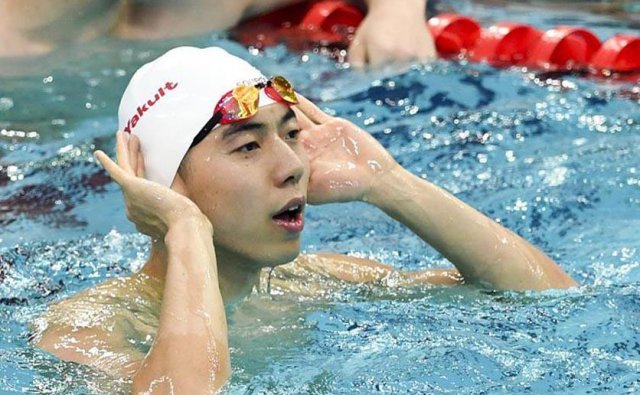 闫子贝进入100米蛙泳半决赛