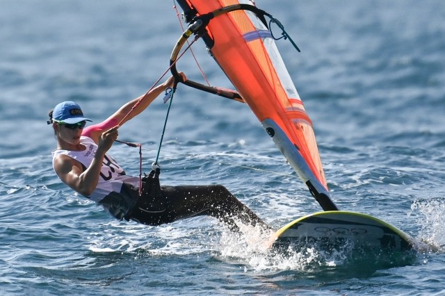 帆板女子rs:x级:卢云秀夺得金牌