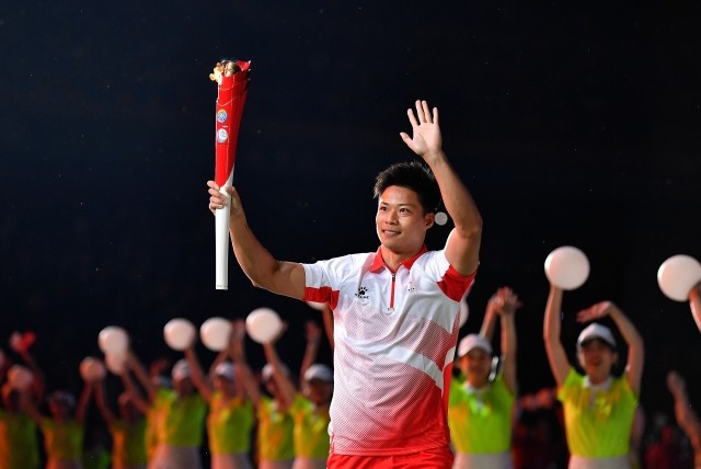 苏炳添担任十四运开幕式火炬手