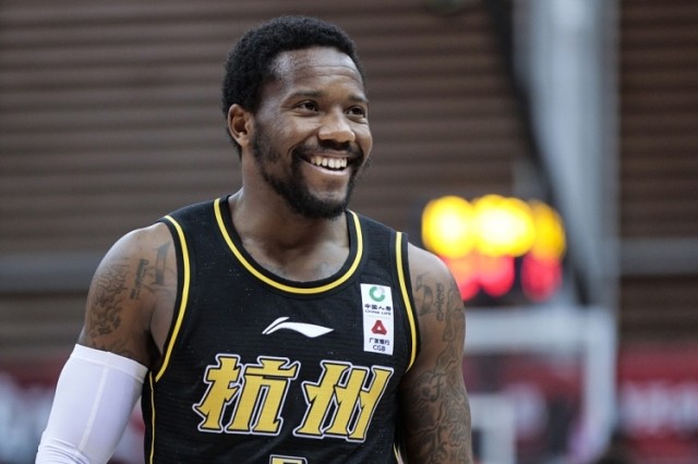 "消息源: 据我了解,山西男篮目前正在与凯费尔德进