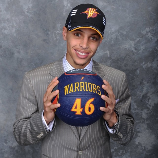 13年前的今天,库里被勇士选中