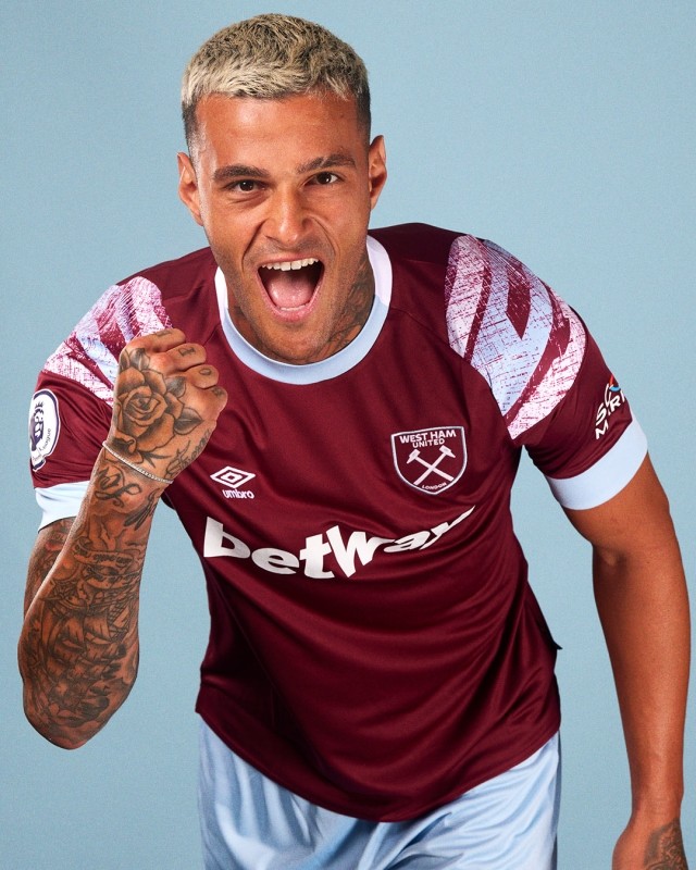 官方铁锤帮签下斯卡马卡