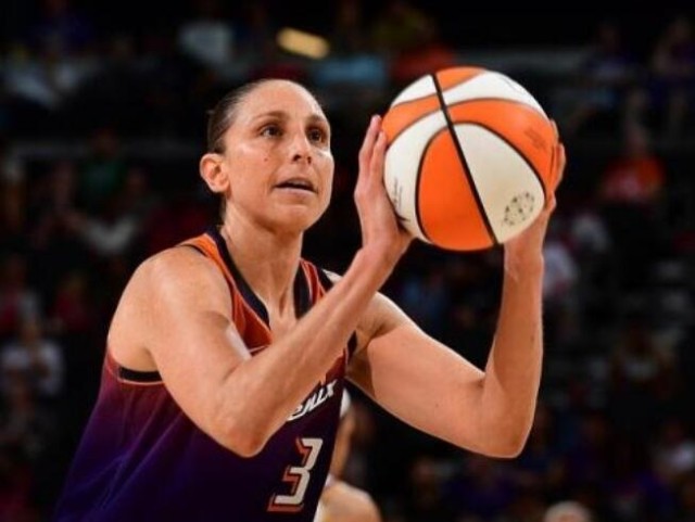 陶乐西成wnba首位砍30的40岁球员