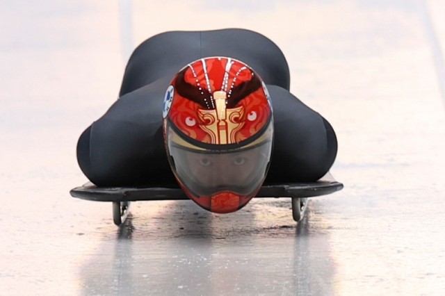 钢架雪车世界杯殷正夺冠