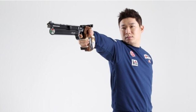 韩国射击名将秦钟午宣布退役