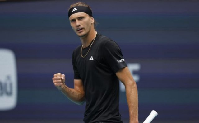 兹维列夫锁定迈阿密八强最后一席