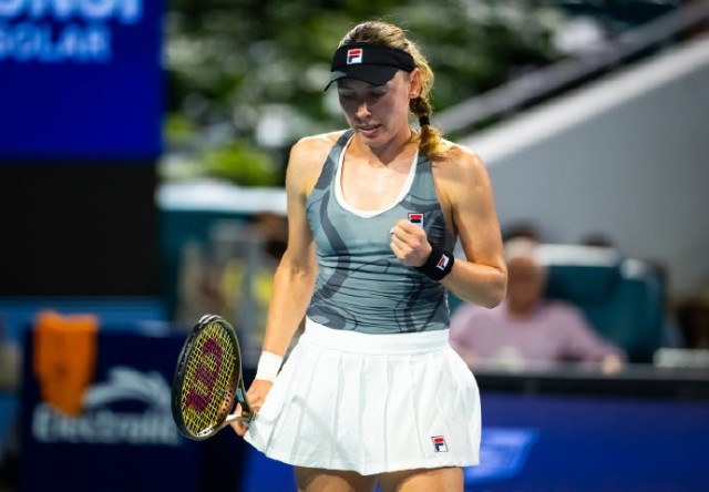 亚历山德洛娃晋级迈阿密站四强