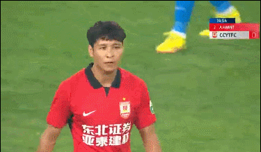 即时阿不都海米提被直红罚下