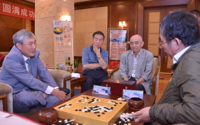 聂卫平林海峰曹薰铉 三位围棋大师缅怀世纪巨人