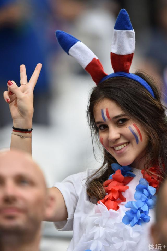 法国美女球迷图片