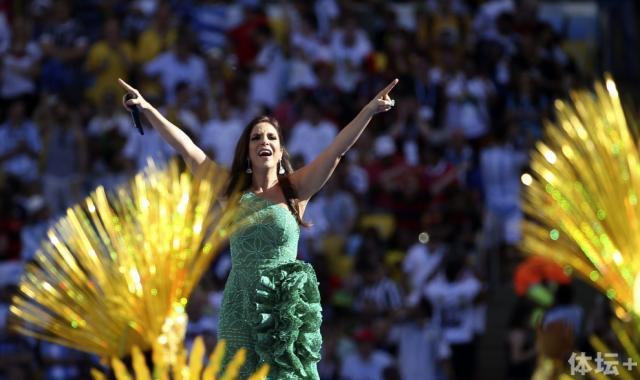 Ivete Sangalo 2014 world cup closing ceremony.jpg