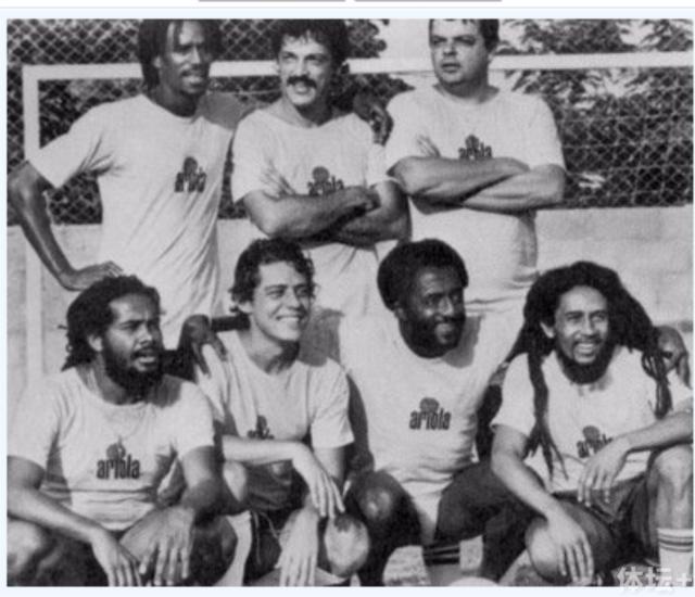 Chico Buarque and Bob Marley football 01.jpg