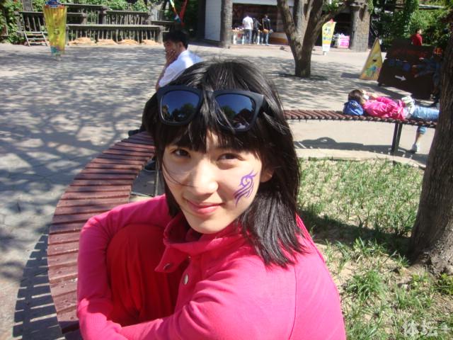 金牌陪练赵帅挨踢也幸福 大长腿女友夺金赔率第一