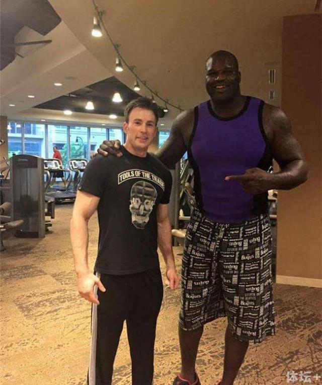 平时的他是这个样子的.然而在奥尼尔和巴克利面前.