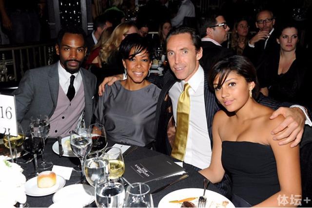 steve-nash-gq-dinner-10-2011.jpg