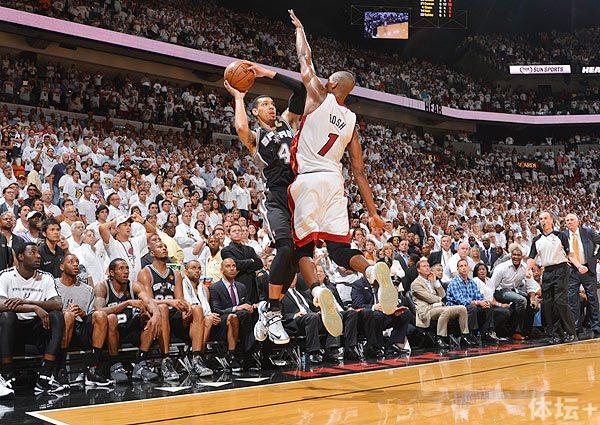 Chris-Bosh-Blocking-Danny-Green.jpg