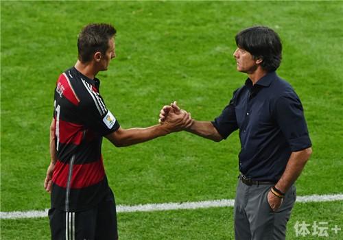 4年后如果60岁的勒夫卸任 克洛泽接替他岂不正好?