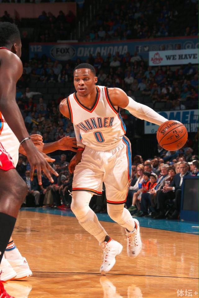 7人上双火箭仍负雷霆末节进攻哑火哈登难辞其咎