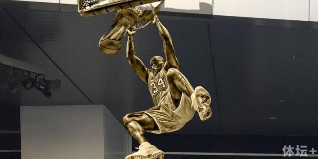 标志性鲨鱼暴扣奥尼尔铜像明年3月亮相斯台普斯